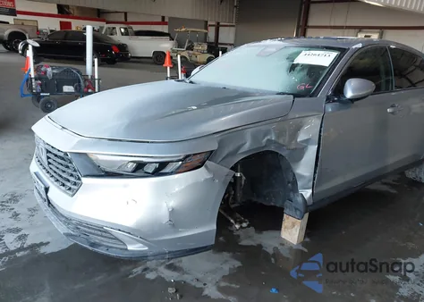 2024 Honda Accord Ex z USA, uszkodzony, nr VIN 1HGCY1F34RA092753